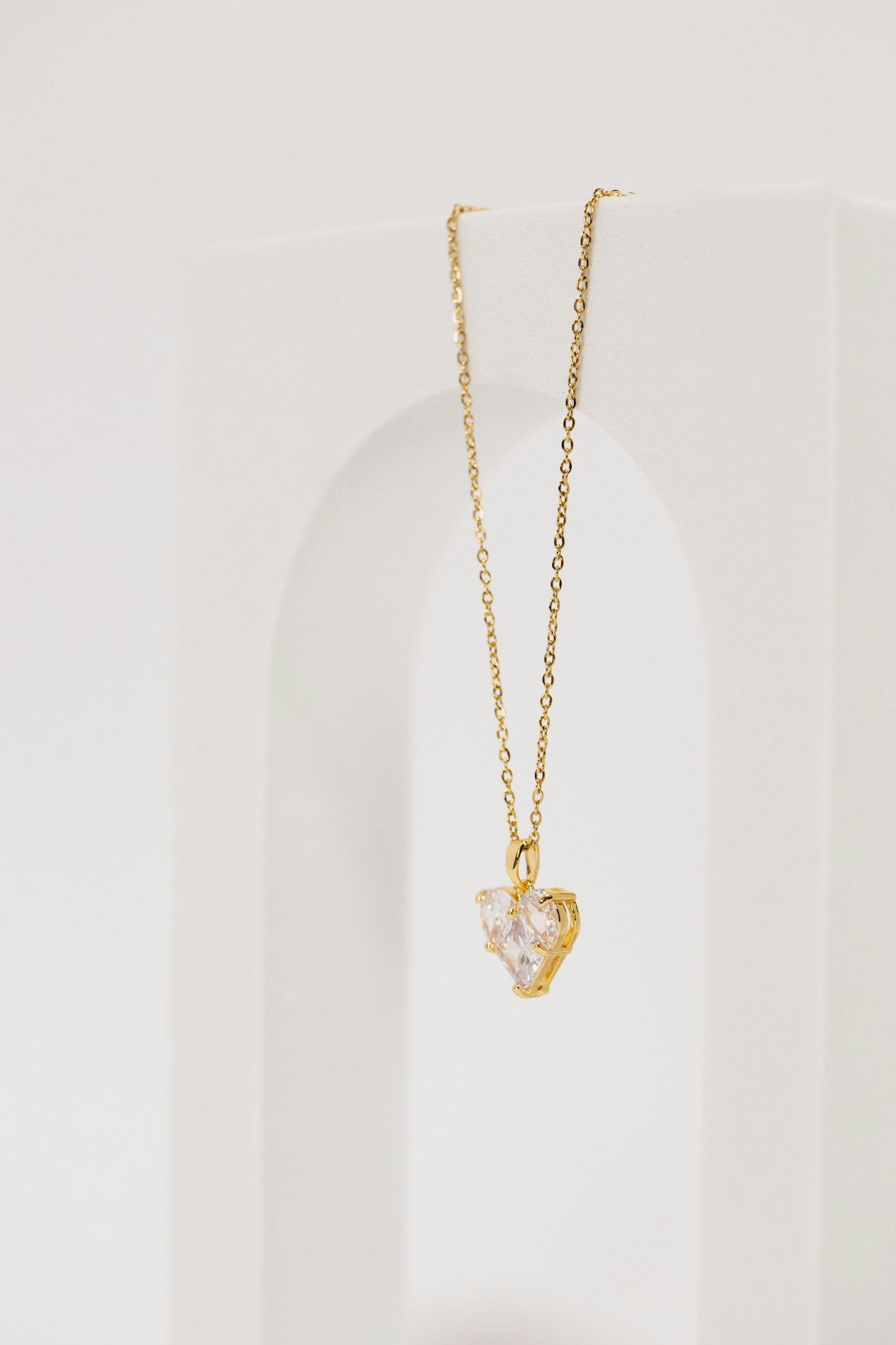 Crystal Heart Necklace, gold-plated surgical stainless steel (acero quirúrgico)